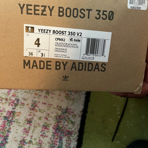 Authentic Yeezy shoes - Picture 3 of 3